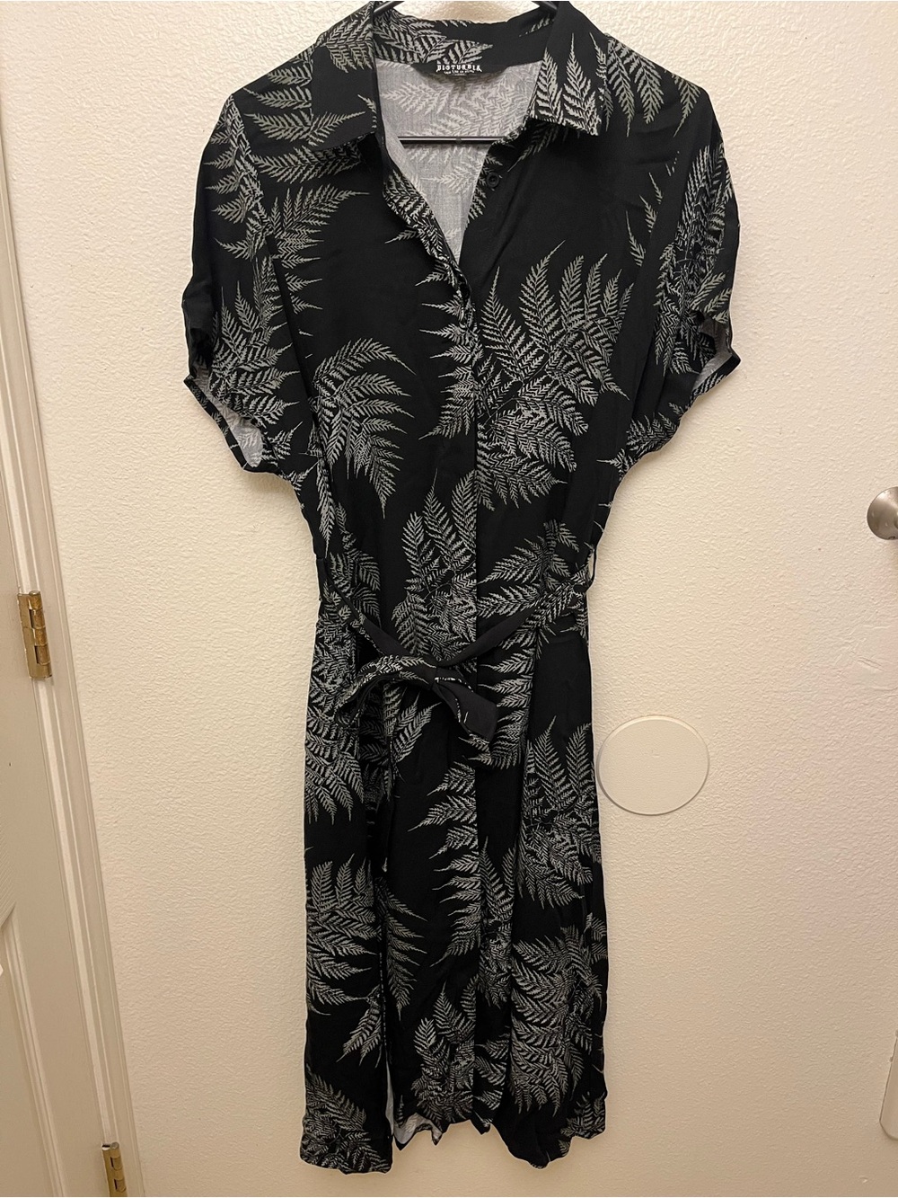 Disturbia Black Fern-Print Midi Shirt Dress Size 8